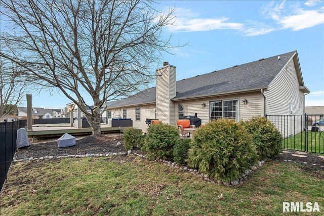 212 GLOUCESTER Court, Chatham, IL 62629