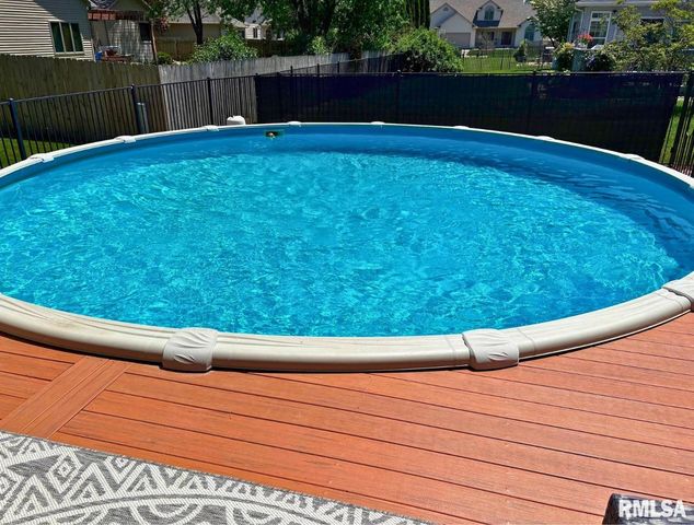 212 GLOUCESTER Court, Chatham, IL 62629