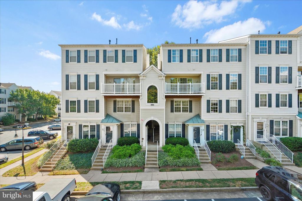 45495 CABOOSE TER #301, Sterling, VA 20166