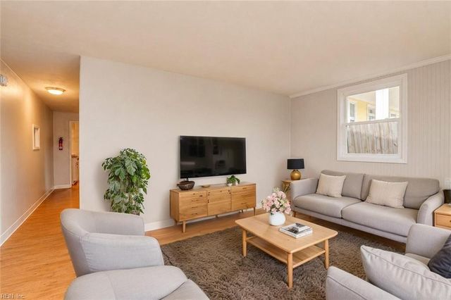 315 15th St Apt 2, Virginia Beach, VA 23451