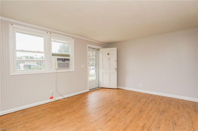 315 15th St Apt 2, Virginia Beach, VA 23451