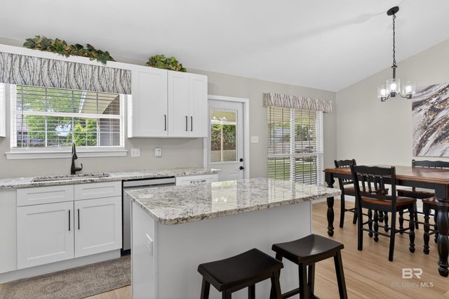 9658 Poets Corner, Daphne, AL 36526