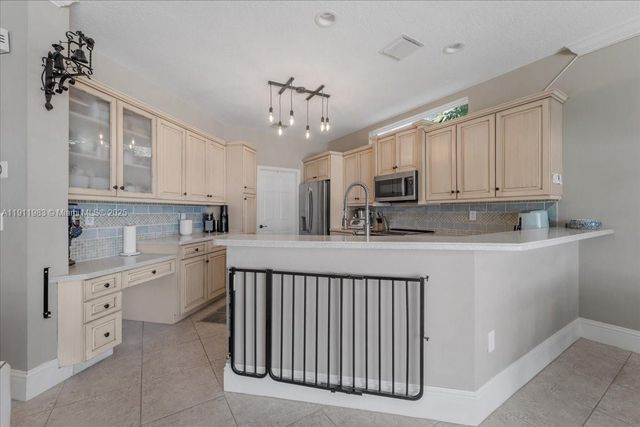 5235 SW 171st Ave, Miramar, FL 33027