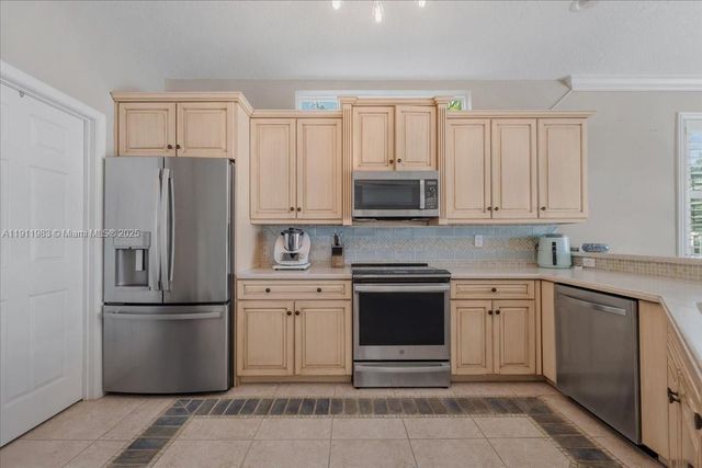 5235 SW 171st Ave, Miramar, FL 33027