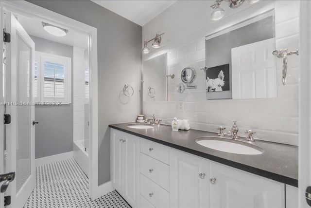 5235 SW 171st Ave, Miramar, FL 33027