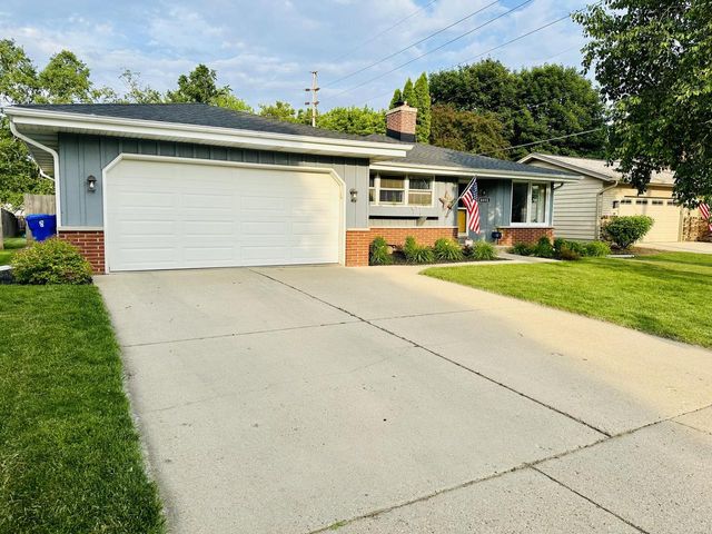 8055 50th AVENUE, Kenosha, WI 53142