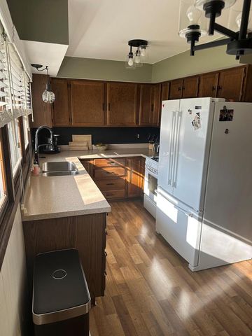 8055 50th AVENUE, Kenosha, WI 53142