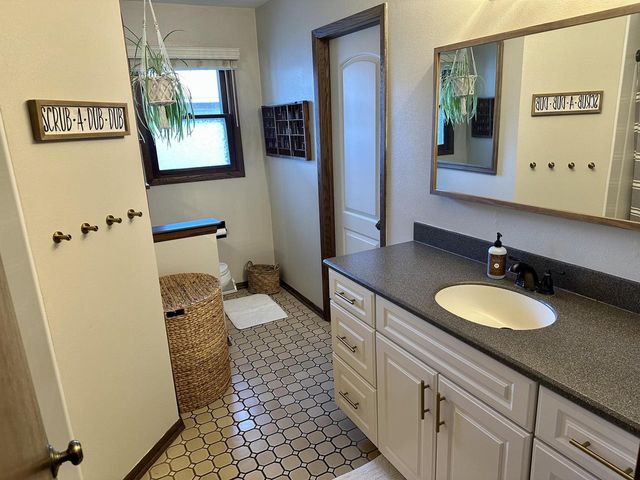 8055 50th AVENUE, Kenosha, WI 53142