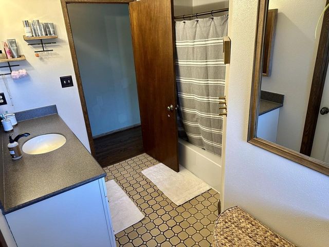 8055 50th AVENUE, Kenosha, WI 53142