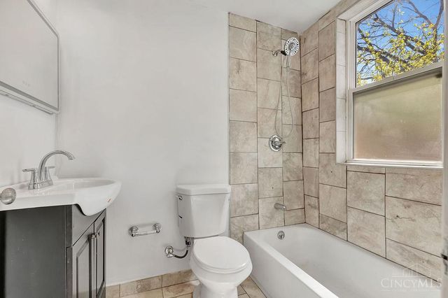 1915 Maple Avenue, Norwood, OH 45212