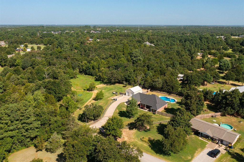 16827 SE 23 Street, Choctaw, OK 73020