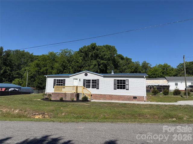 222 E Maine Avenue, Bessemer City, NC 28016