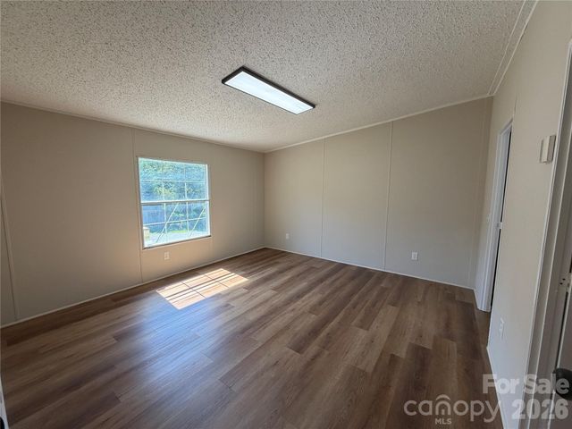 222 E Maine Avenue, Bessemer City, NC 28016