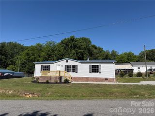 222 E Maine Avenue, Bessemer City, NC 28016