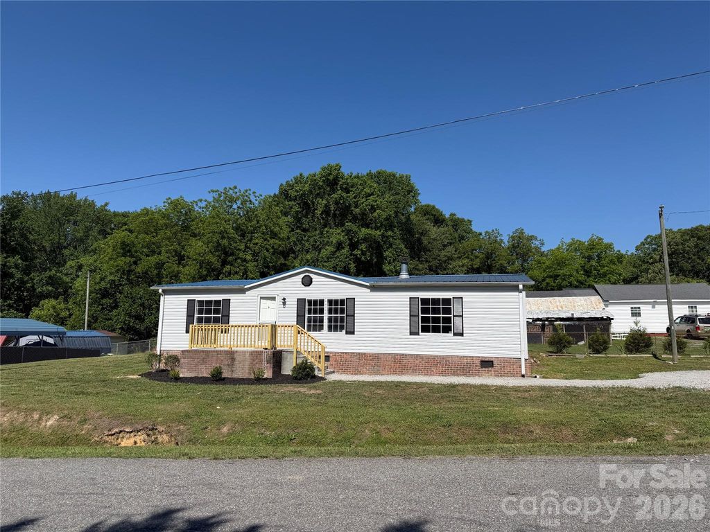 222 E Maine Avenue, Bessemer City, NC 28016