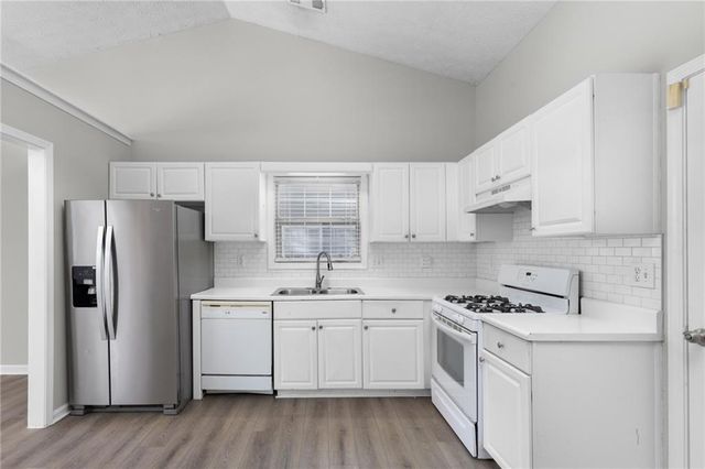 2110 Racquet Club Circle, Lawrenceville, GA 30043