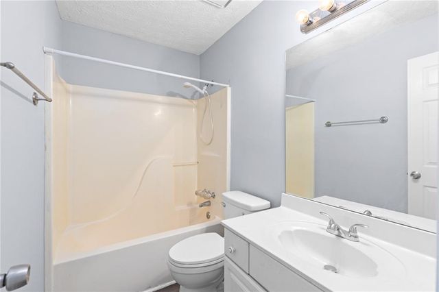 2110 Racquet Club Circle, Lawrenceville, GA 30043