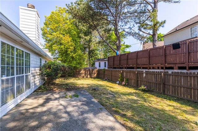 2110 Racquet Club Circle, Lawrenceville, GA 30043