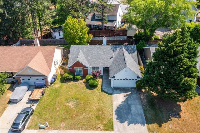 2110 Racquet Club Circle, Lawrenceville, GA 30043