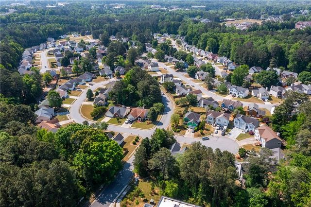 2110 Racquet Club Circle, Lawrenceville, GA 30043