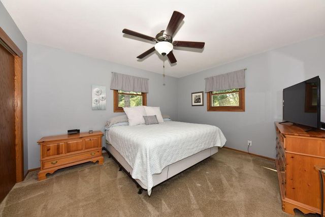 211 Oakview DRIVE, Slinger, WI 53086