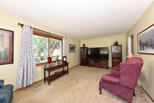 211 Oakview DRIVE, Slinger, WI 53086