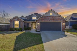 5421 Skylane Drive, Sand Springs, OK 74063