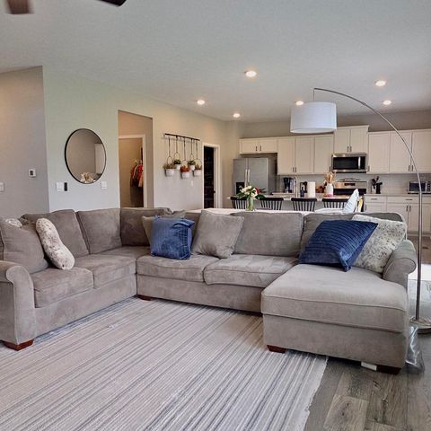 238 Carrowmoore Drive, Pickerington, OH 43147