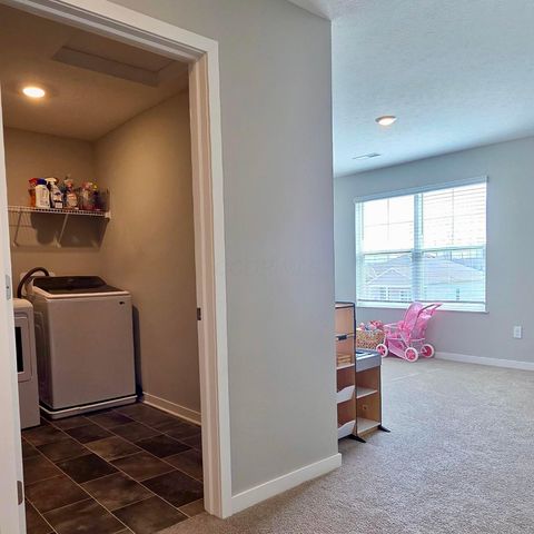 238 Carrowmoore Drive, Pickerington, OH 43147