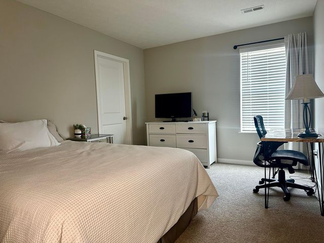 238 Carrowmoore Drive, Pickerington, OH 43147