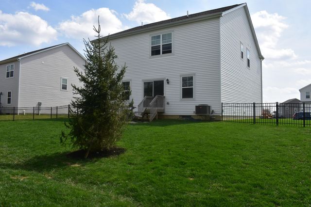 238 Carrowmoore Drive, Pickerington, OH 43147