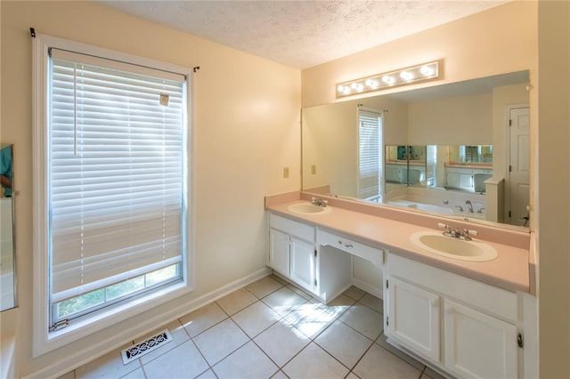 5995 Megcole Way SW, Mableton, GA 30126