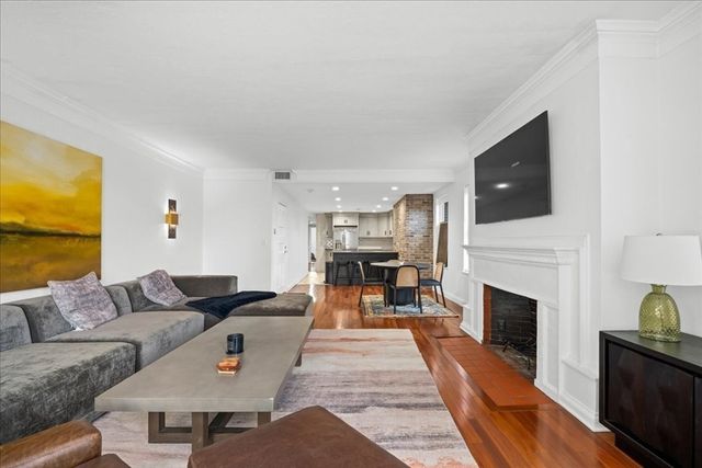40 Elm St 1, Worcester, MA 01609