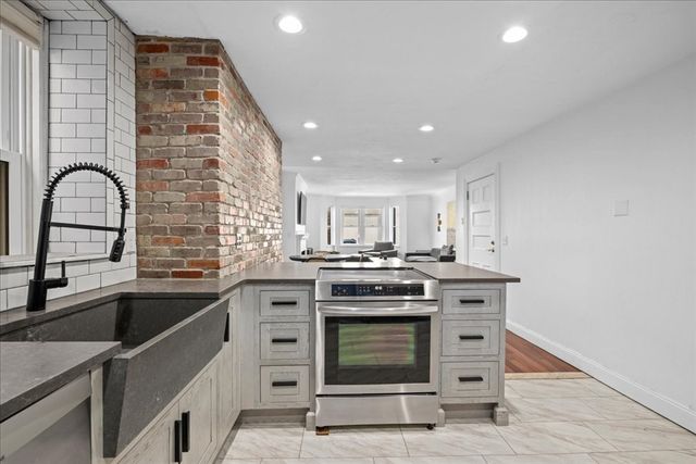 40 Elm St 1, Worcester, MA 01609