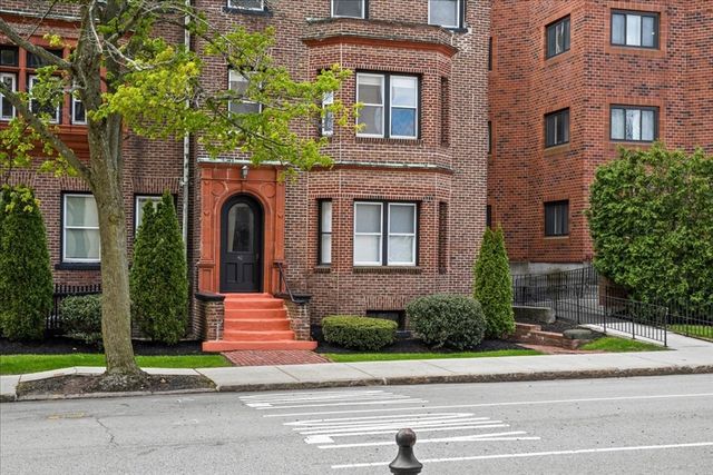 40 Elm St 1, Worcester, MA 01609