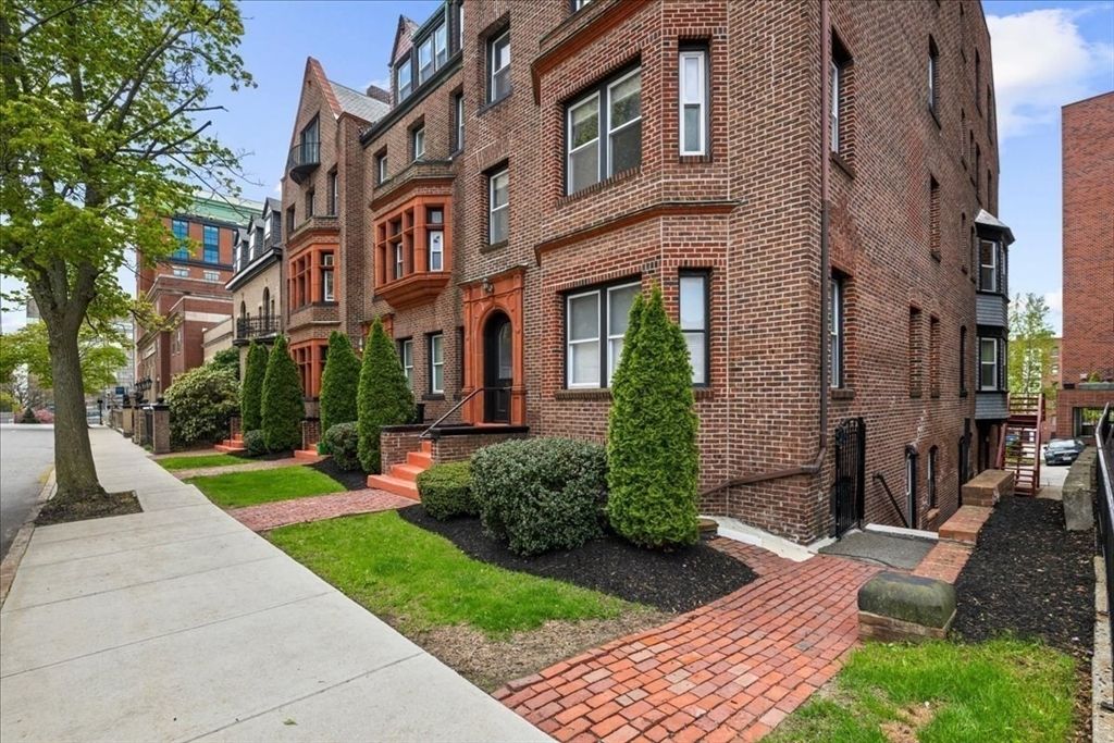 40 Elm St 1, Worcester, MA 01609