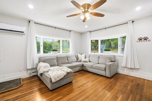 44 Depot Rd, Oxford, MA 01540