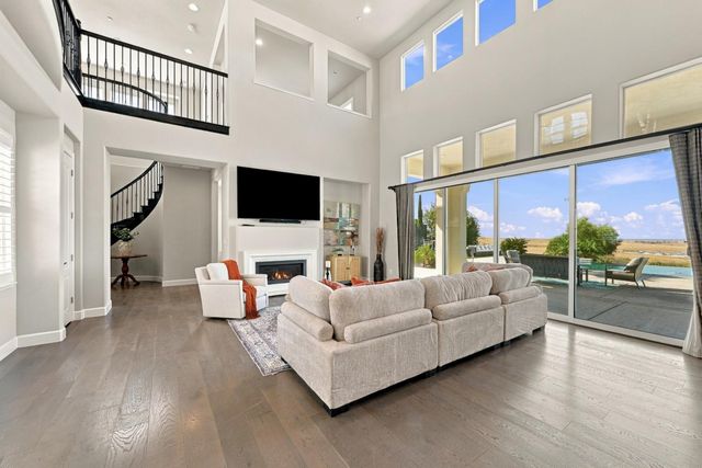 214 Candlewood Ct, El Dorado Hills, CA 95762