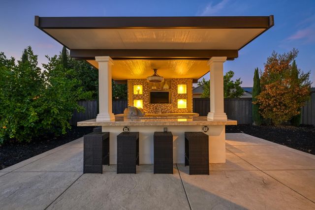 214 Candlewood Ct, El Dorado Hills, CA 95762
