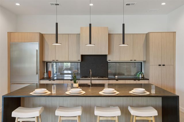 2512 Ridgeview ST, Austin, TX 78704