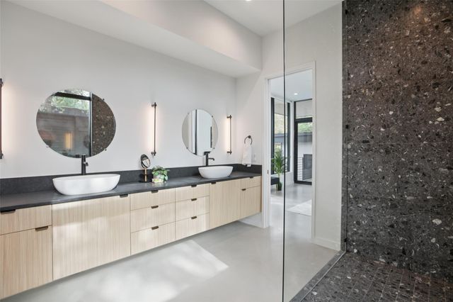 2512 Ridgeview ST, Austin, TX 78704