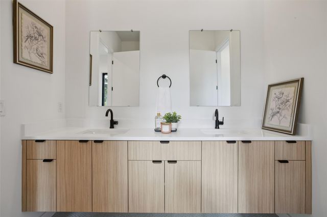 2512 Ridgeview ST, Austin, TX 78704