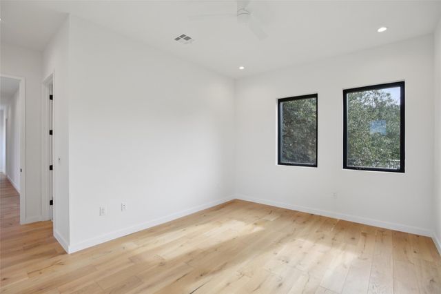 2512 Ridgeview ST, Austin, TX 78704