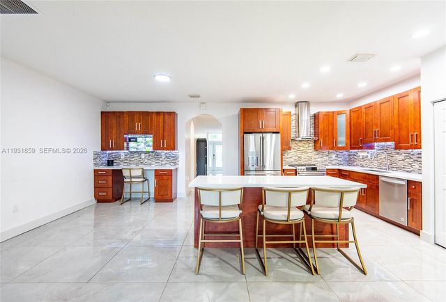 18529 SW 97th Pl, Cutler Bay, FL 33157