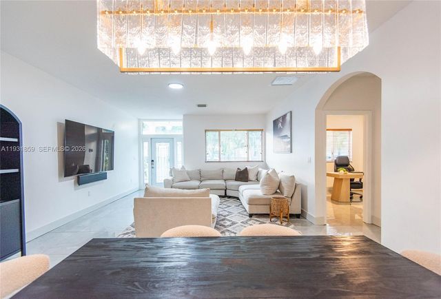 18529 SW 97th Pl, Cutler Bay, FL 33157