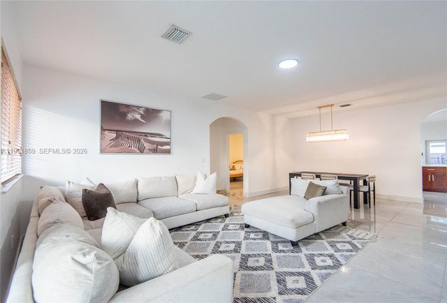 18529 SW 97th Pl, Cutler Bay, FL 33157