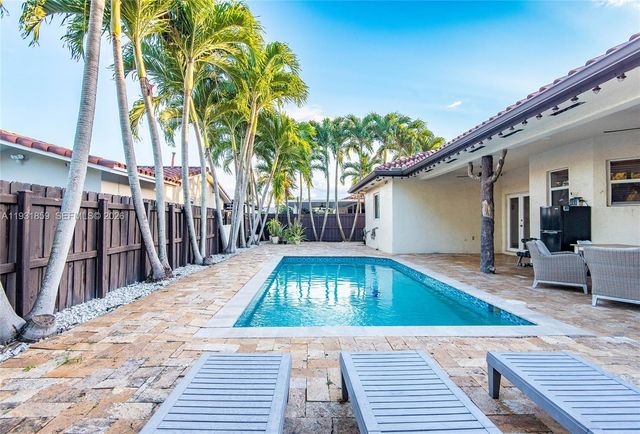 18529 SW 97th Pl, Cutler Bay, FL 33157