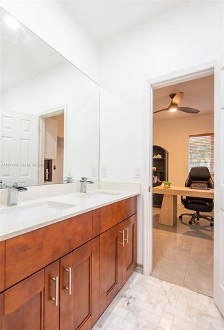 18529 SW 97th Pl, Cutler Bay, FL 33157