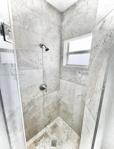 18529 SW 97th Pl, Cutler Bay, FL 33157