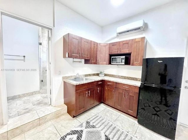 18529 SW 97th Pl, Cutler Bay, FL 33157